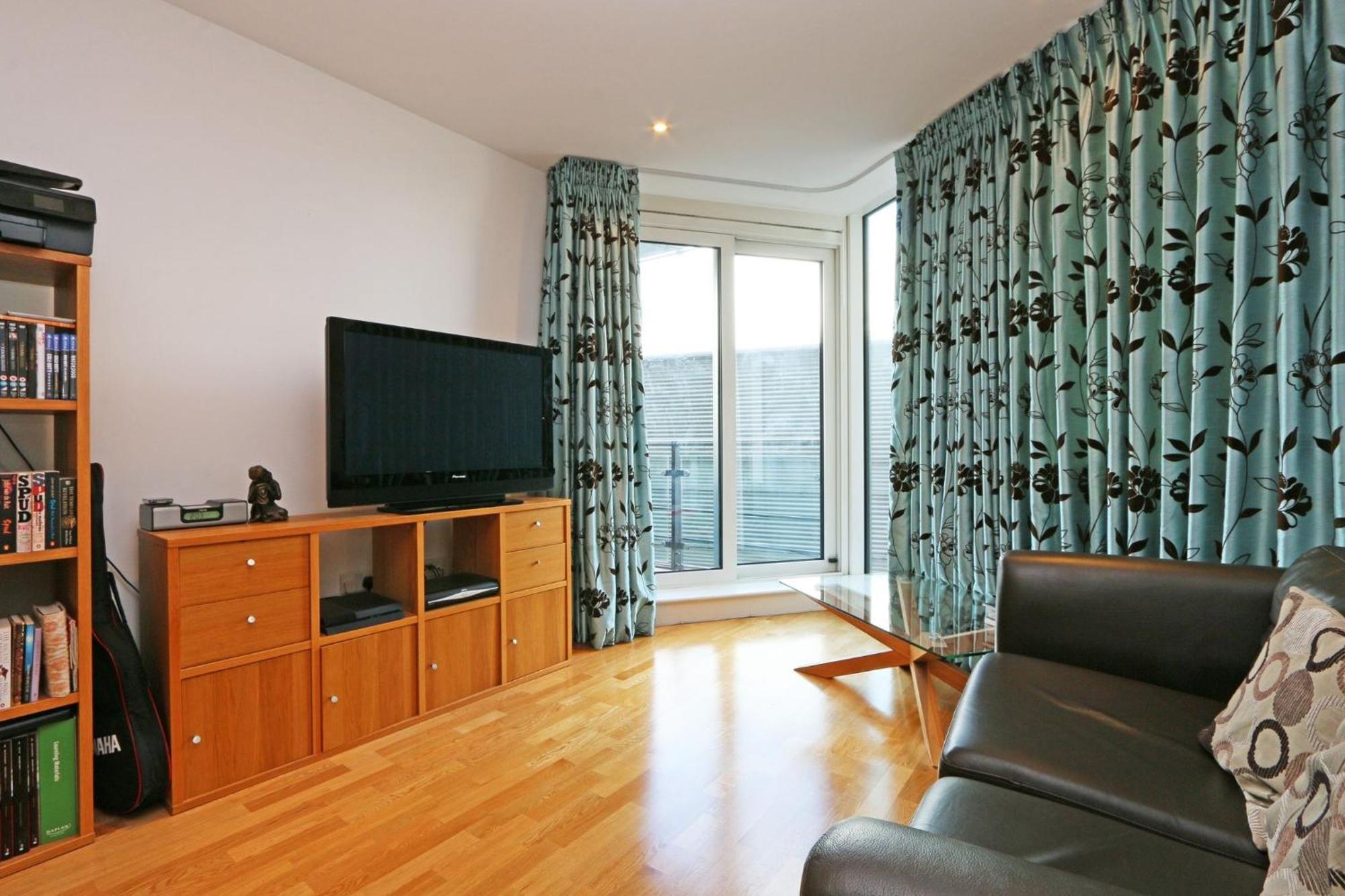 Riverside 1 Bed Apartment ลอนดอน ภายนอก รูปภาพ